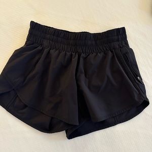 Lululemon Black Mid Rise Short